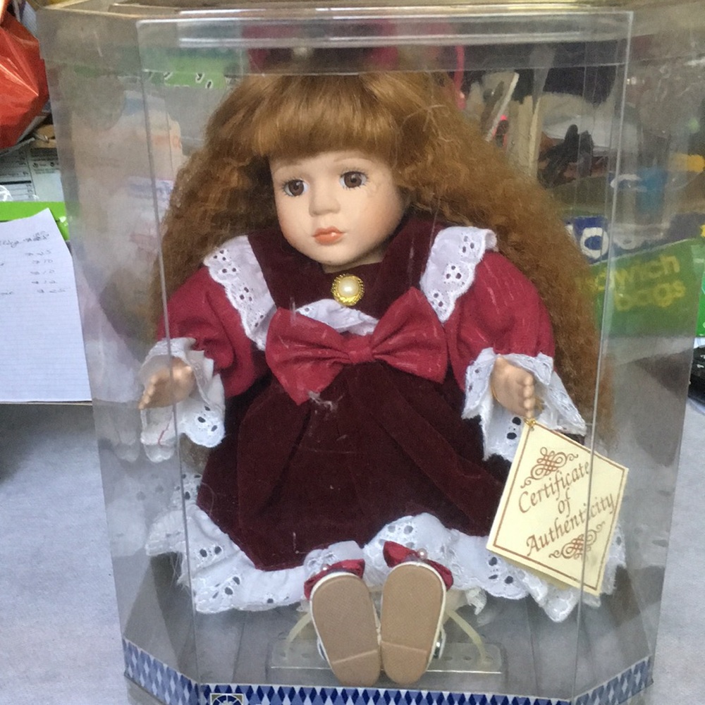 NWT and vintage Gift Gallery animated wind up musical doll